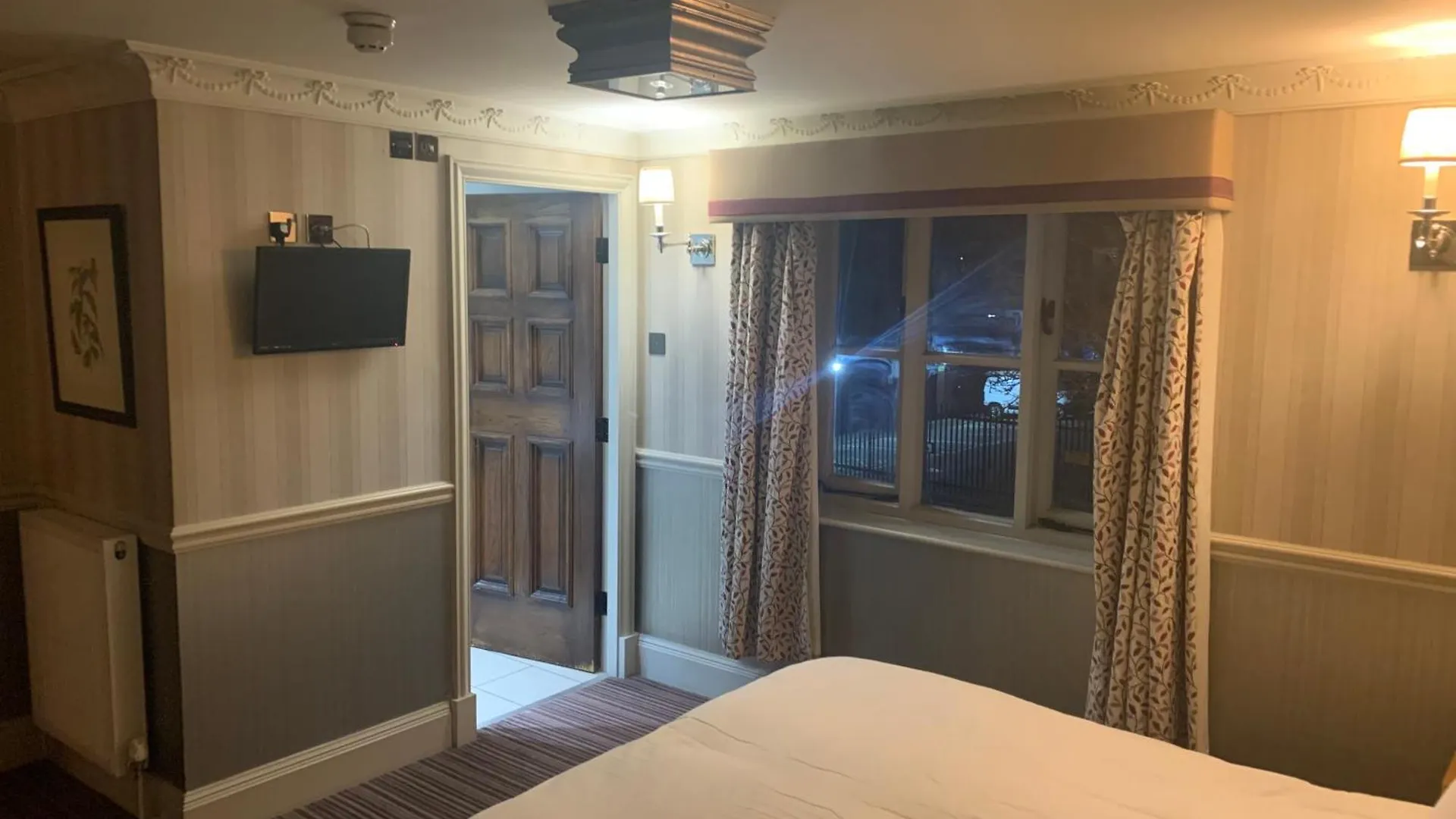 Red Bull Hotel Stockport 4*,